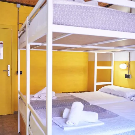 Loft Group Albergue Lloret de Mar