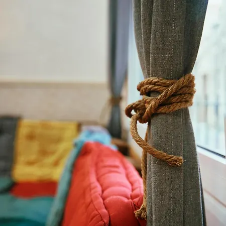 אכסניה Loft Group *