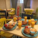 Loft Group Hostel Lloret de Mar