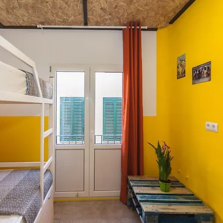 Loft Group Hostel Lloret de Mar