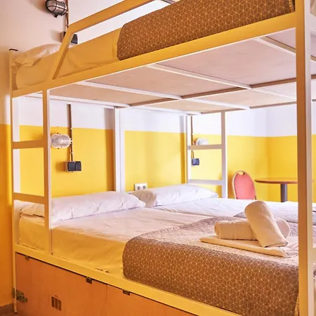 Loft Group 旅馆